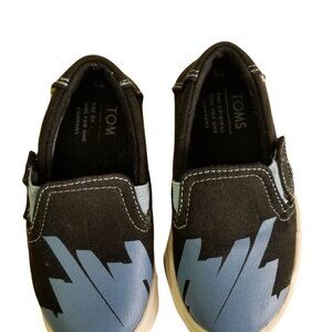 TOMS size 5 Infant Toddler Canvas Slip On Hook Black Blue Shoes Sneakers TOO CUT